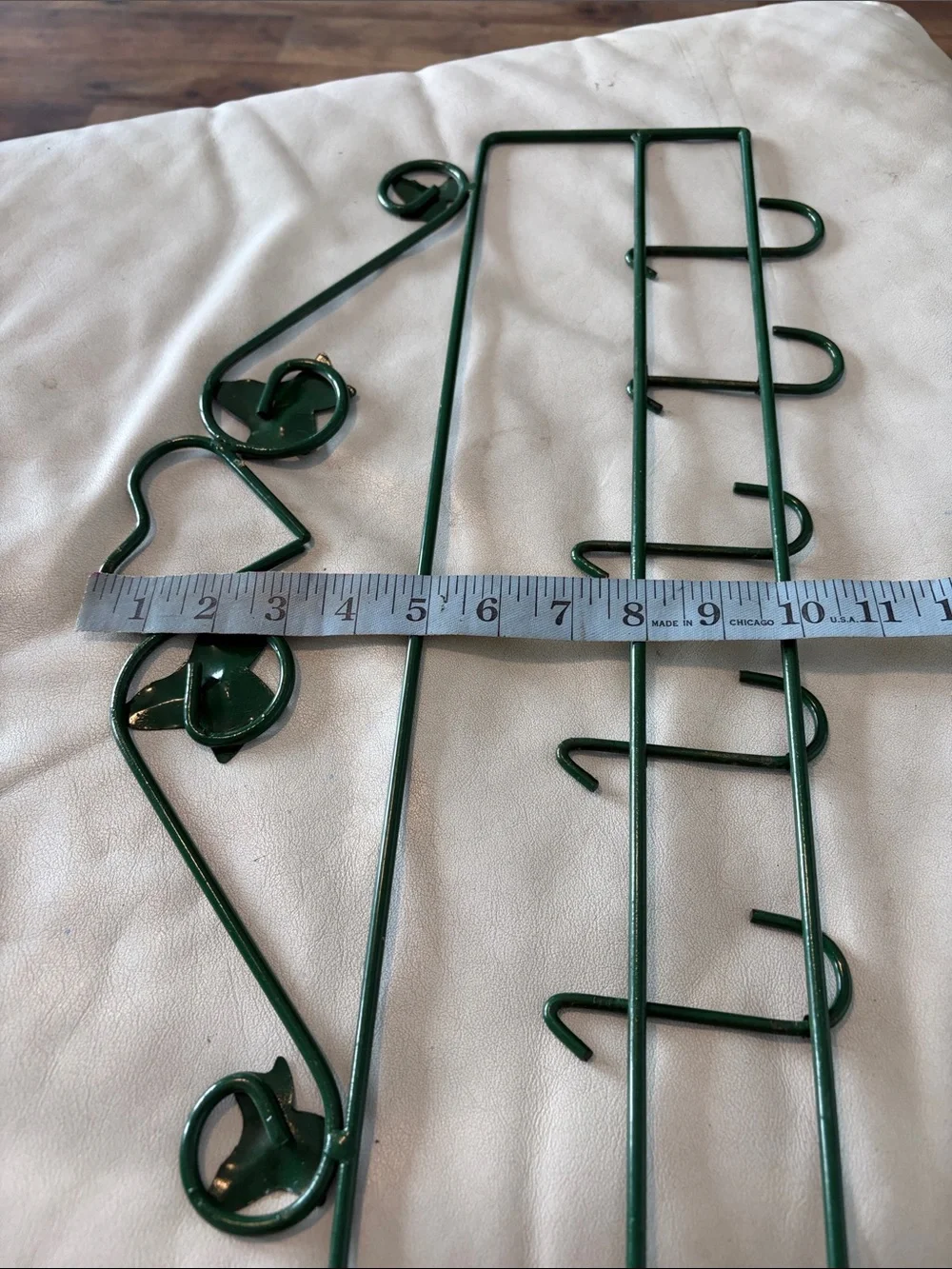 DARK GREEN METAL WALL DECOR WITH FIVE HOOKS